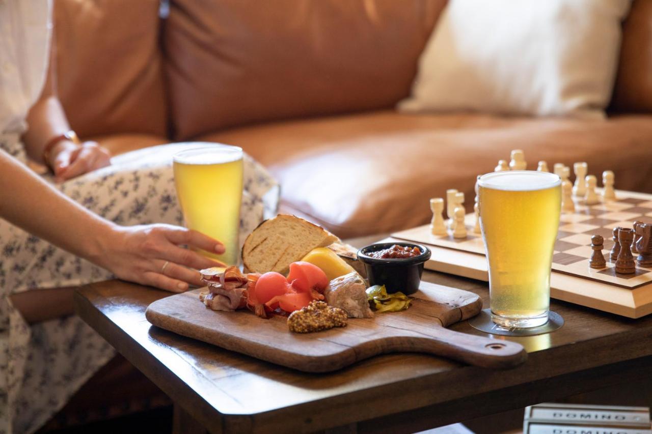 Robertson Public House And Kitchen Hotel Екстериор снимка